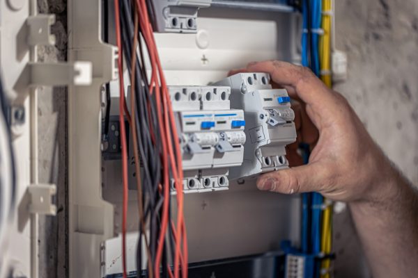 mantenimiento y reparaciones electricas